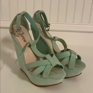 Aqua wedges